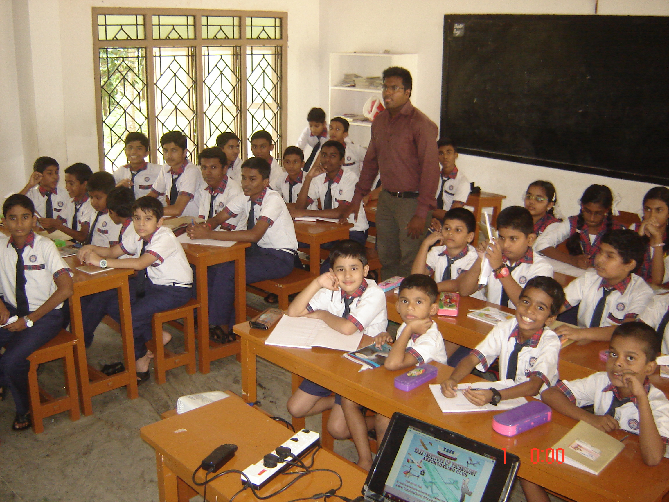 AERO MODELLING FLYING DEMO FOR SCHOOLS & COLLEGE